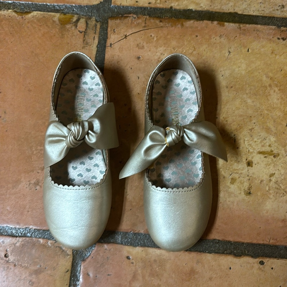 Gold Dream Paris girls size two flats